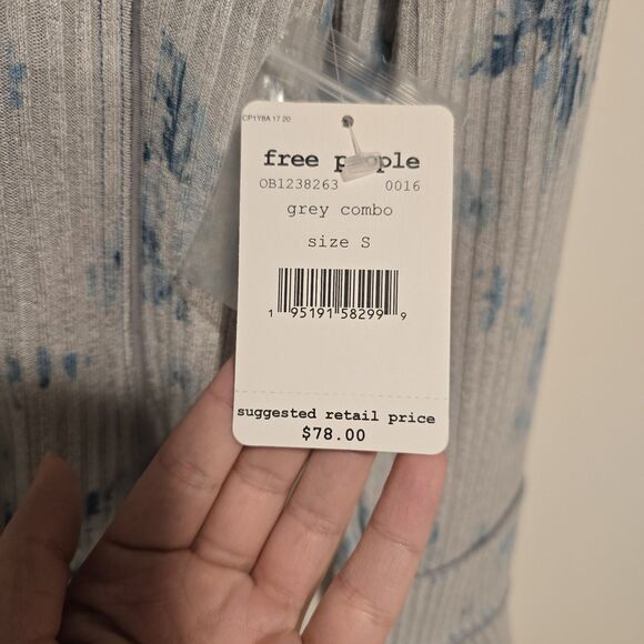 Free People Layer Me Henley Top Small Floral Gray Combo Bell Sleeve Boho New - Picture 9 of 10